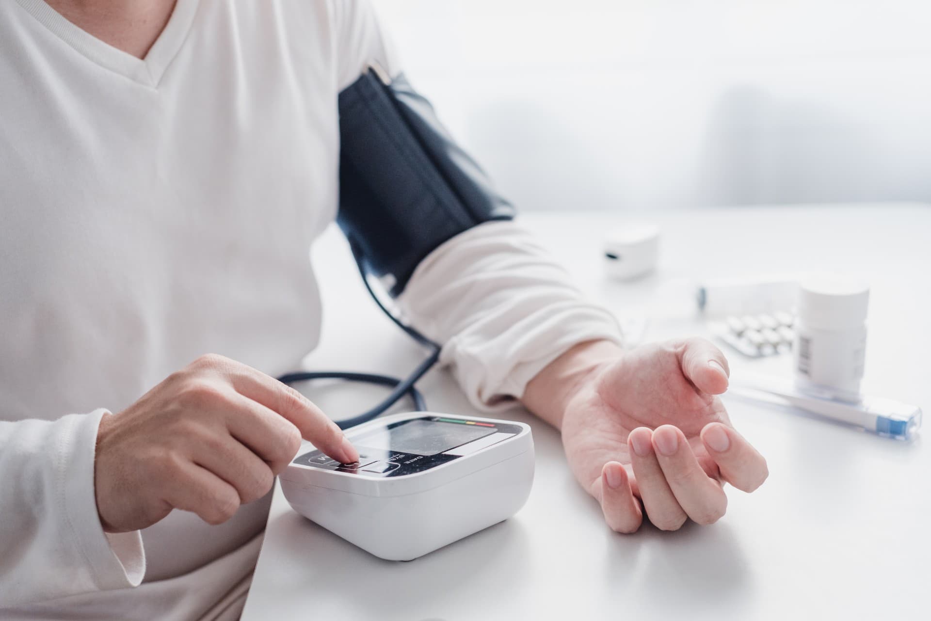 Patient using therapeutic monitoring at home